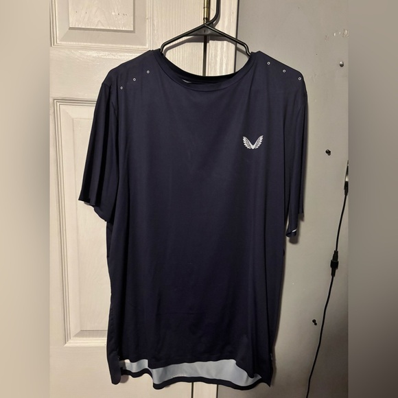 4 Nice Shirts - Picture 3 of 5